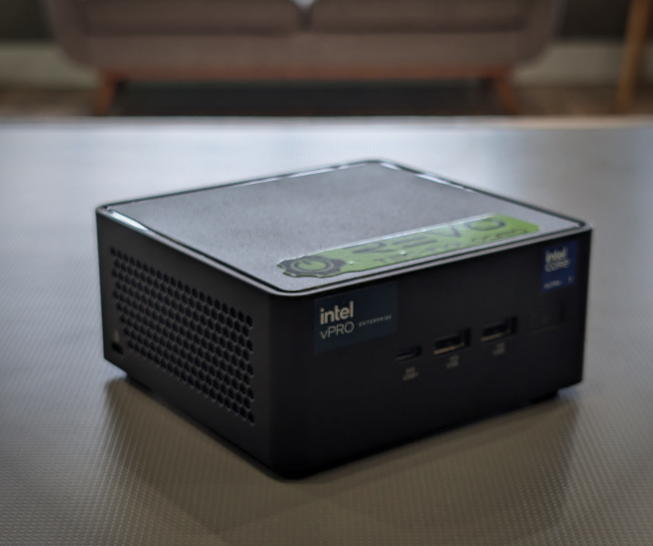 Revo Elite M7U Ultra Small Form Factor Workstation