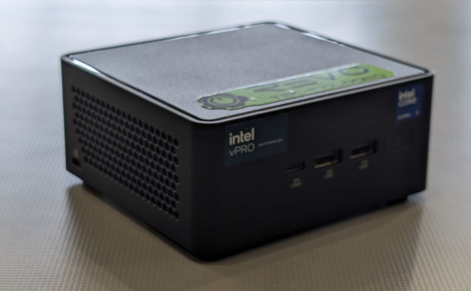 Revo Elite M7U Ultra Small Form Factor Workstation